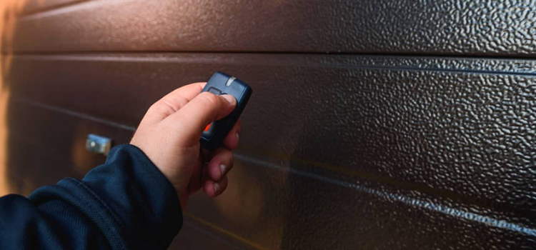automatic door opener with remote control in Mt Prospect