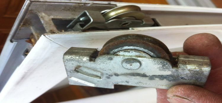 screen door roller repair in Mt Prospect